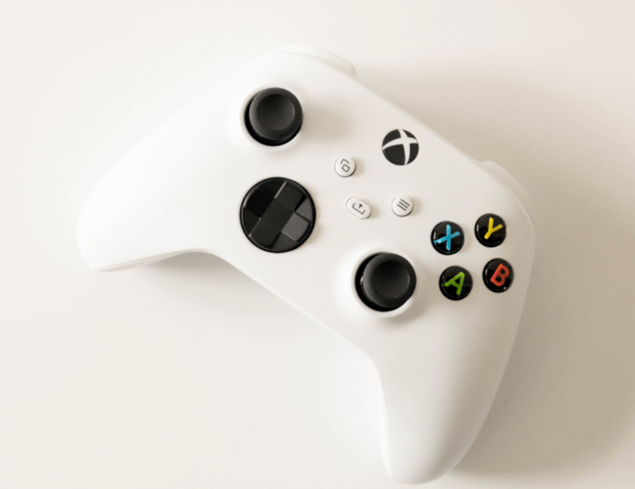 华为手机怎么用手柄玩
:微软Xbox 手柄手感怎么样？好操作吗？