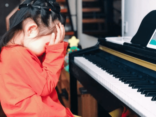 小叶子智能陪练破解版苹果:小叶子钢琴：4个简单方法，98%的孩子都主动练琴了